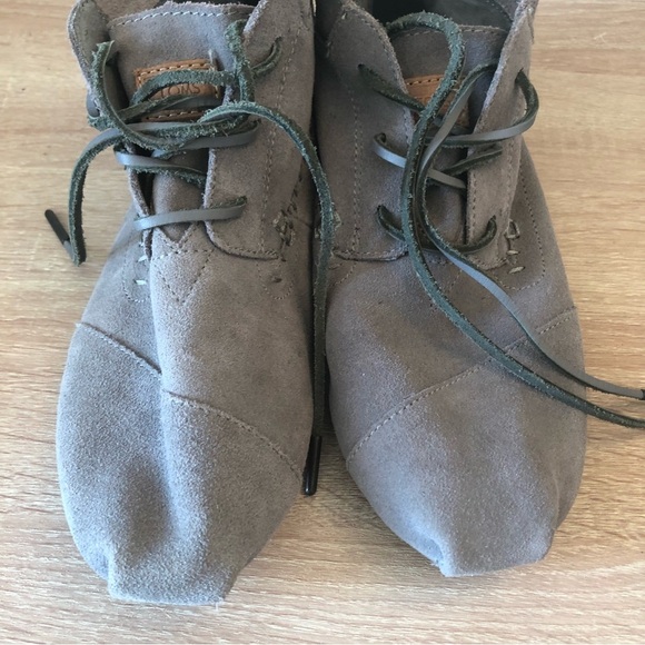 TOMS 391113 Suede Tribal Boots (size 10) - Picture 4 of 15